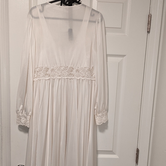 Vtg ShadowlineIvory Nightgown & Robe Set Sz S Lace Full Length. - Picture 9 of 16